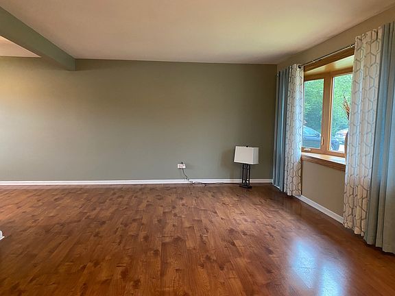 2nd image of 10761 S Meadow Ln