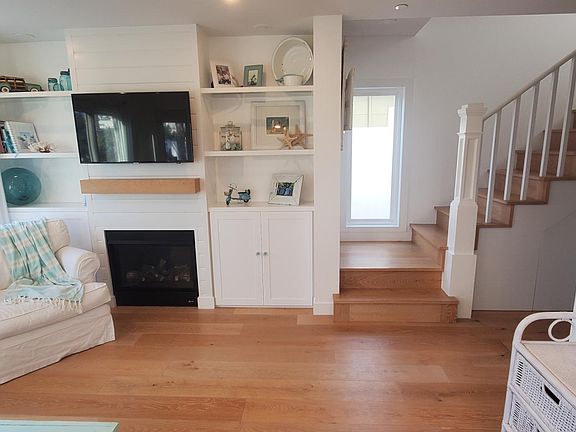 4th image of 4956 Saratoga Ave
