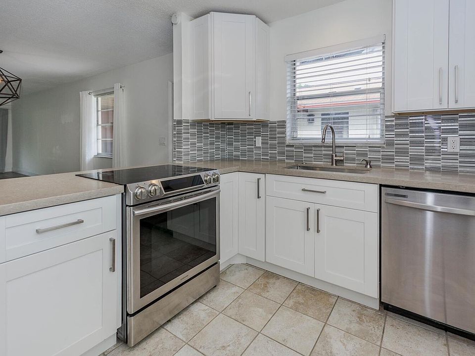 1st image of 531 SE 28th Ave