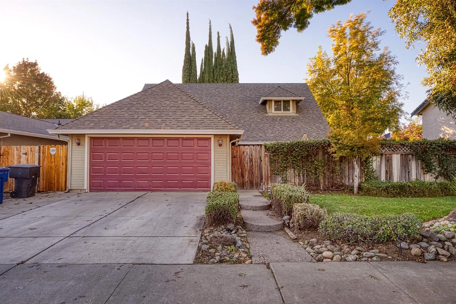 595 Marisa Dr photo 1