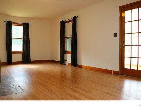 2nd image of 21 Stevenson Ave