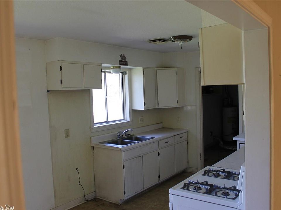2nd image of 2006 7th St