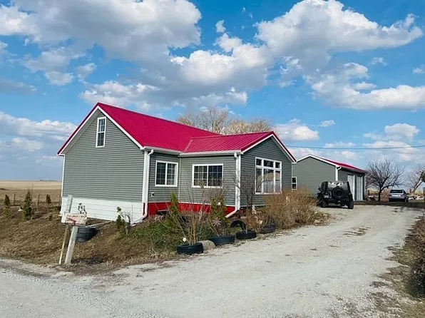 12321 Lincoln Rd, Hudson, IA 50643