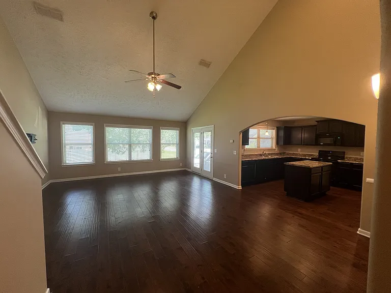 904 Azeri Ave — Photo 14