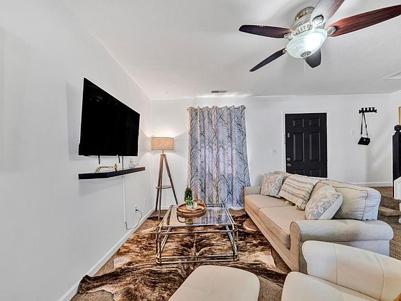 4th image of 25 Countryplace Ln