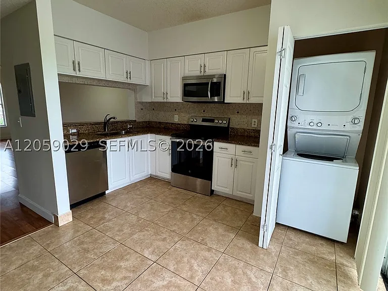 16743 Hemingway Dr #16743 — Photo 8