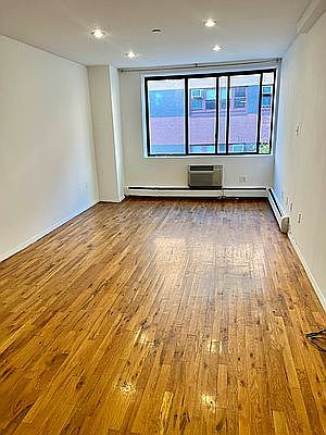 5th image of 538 W 50th St APT 5E