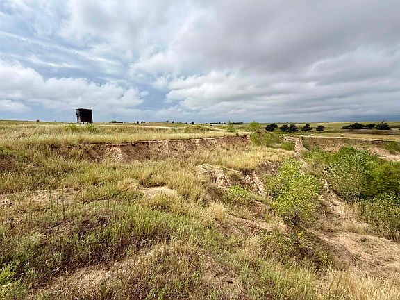 2nd image of 148 5th Rd