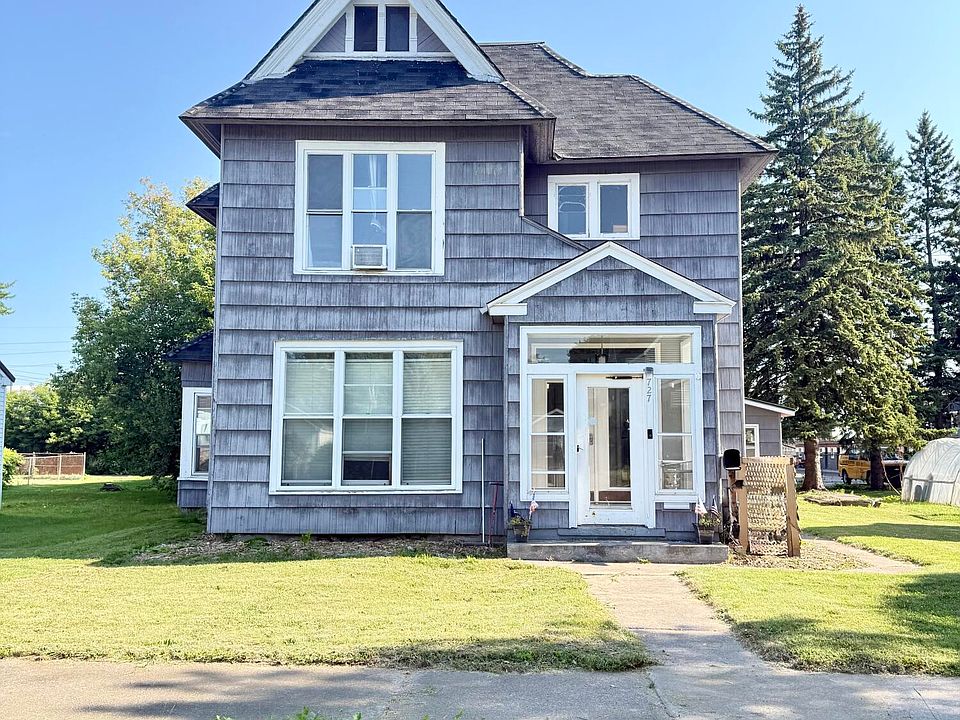 1st image of 727 Maple St
