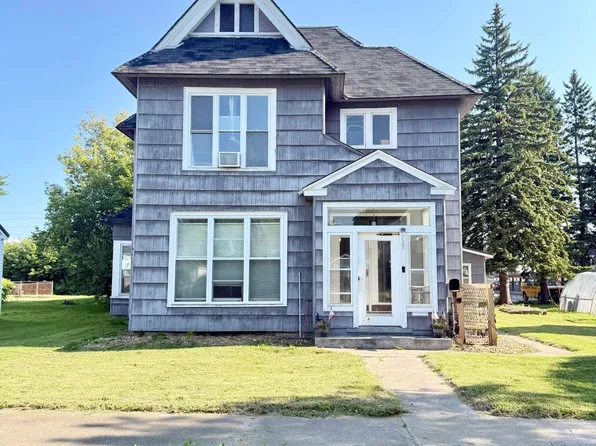 727 Maple St, Sault Sainte Marie, MI 49783