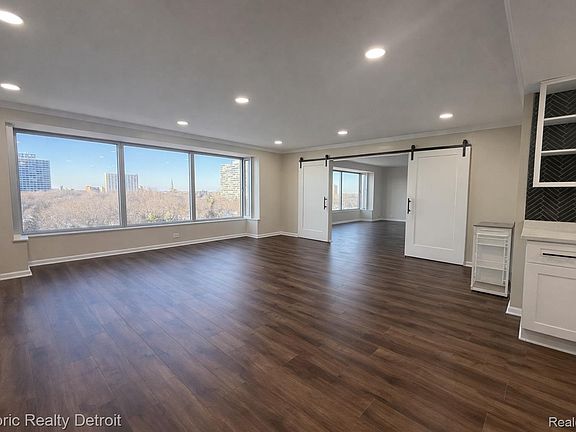 4th image of 1300 E Lafayette St #610-11