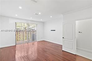 3rd image of 21250 NE 8th Pl APT 4