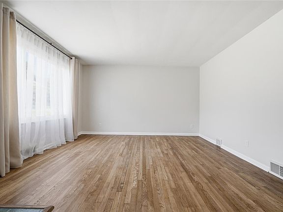 3rd image of 233 Ingram Ave