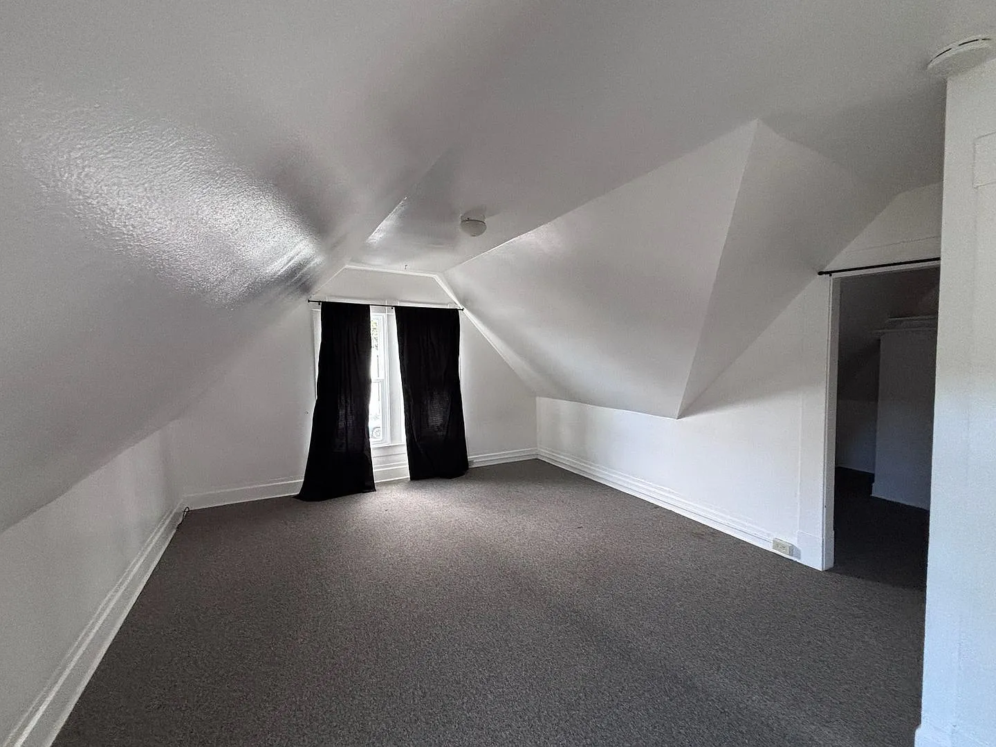 Broadway 514 (Rooms 1-5) — Photo 3
