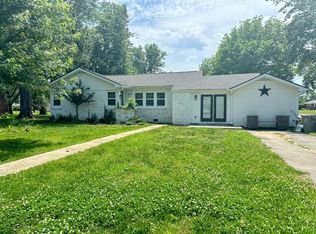 400 Circle Dr, Estill Springs, TN 37330