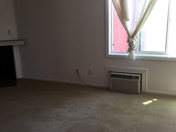 5th image of 840 Turquoise St Unit 206