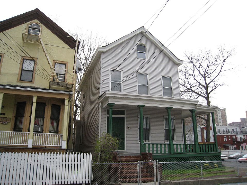 1st image of 112 Hawthorne Ave