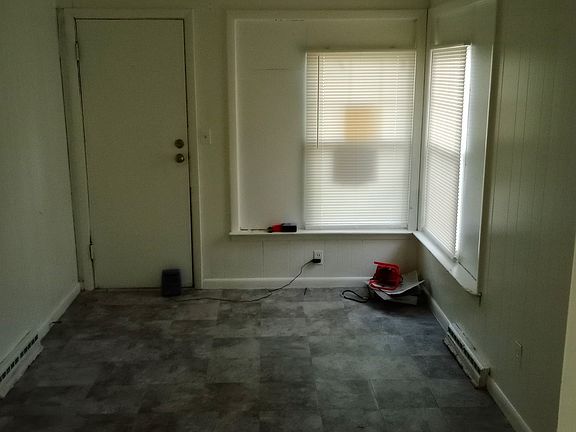 3rd image of 1350 Canfield Ave
