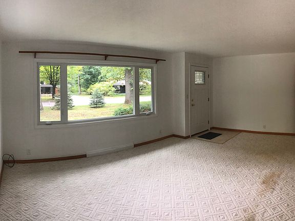 2nd image of 536 Woodland Dr