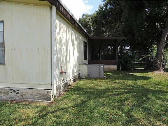 3rd image of 18 Magnolia Ln