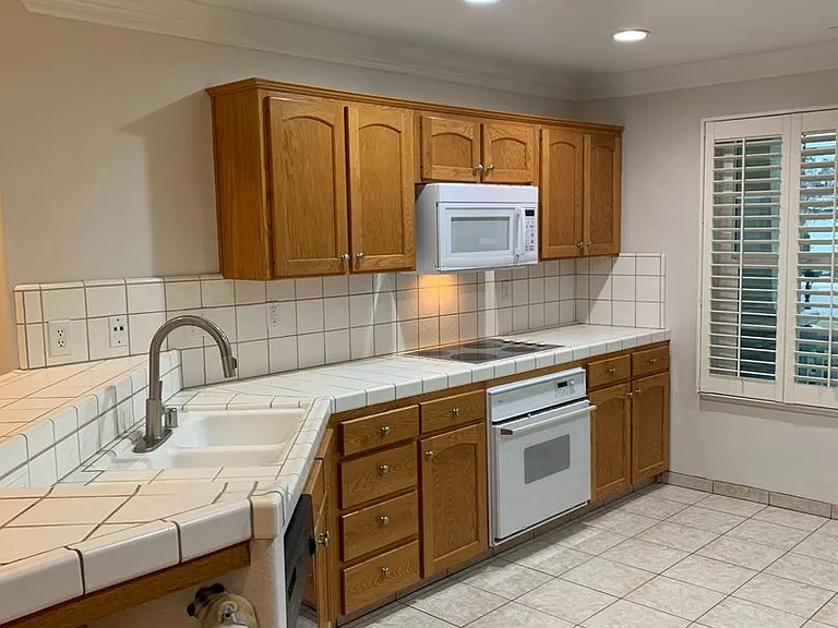 1679 E La Quinta Dr — Photo 31