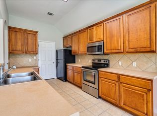 126 Hyltin St, Hutto, TX 78634
