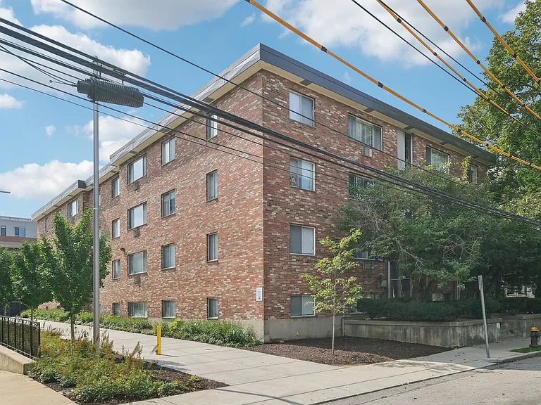 Gardner Street Apartments — Photo 7