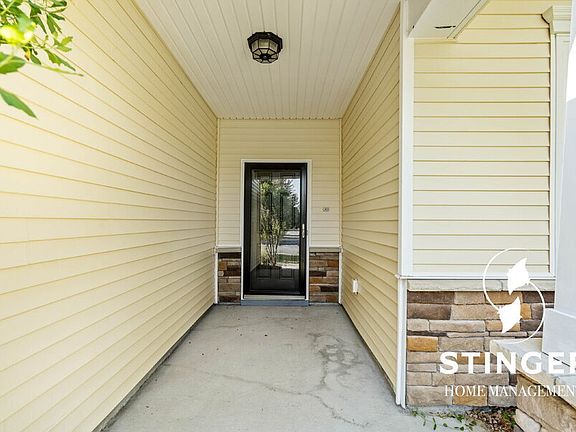 5th image of 46 Cedar Ct