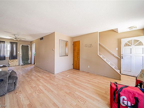 2nd image of 1502 Severn Ln #1E