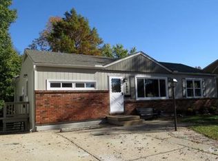 1805 S Dodgion Ave, Independence, MO 64055