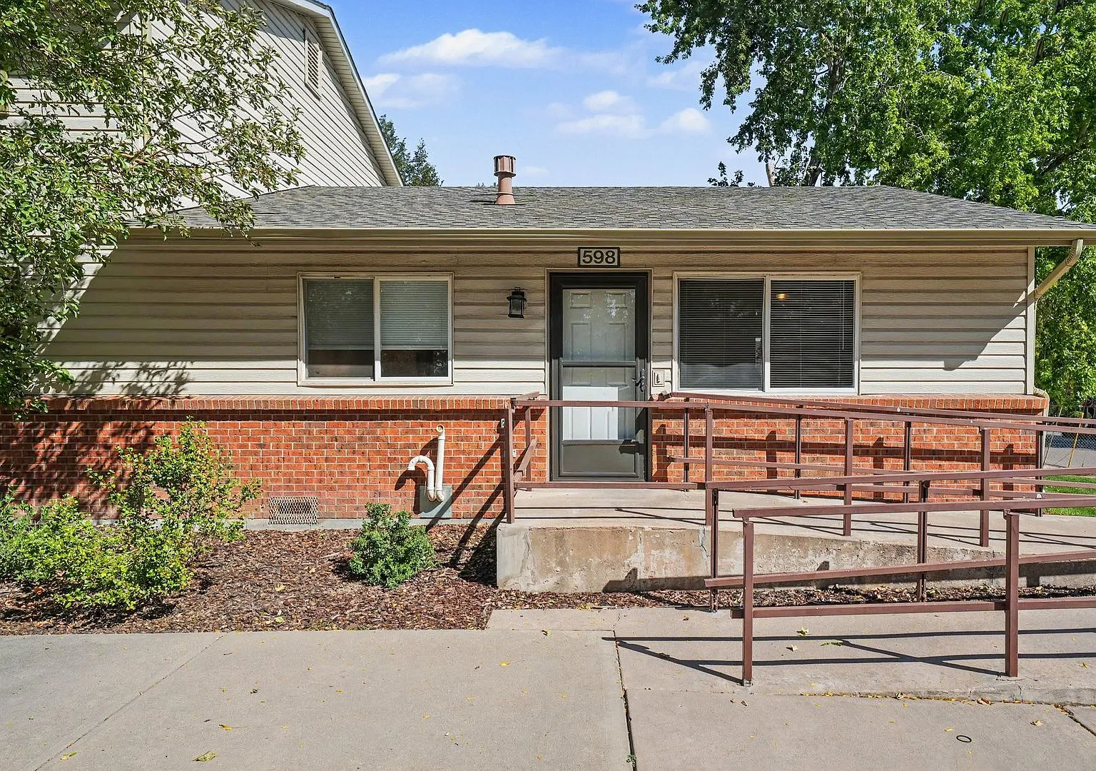 Charming 2-Bedroom Lakewood Home with Hardwood Floors & Landscaping Included! — Photo 1