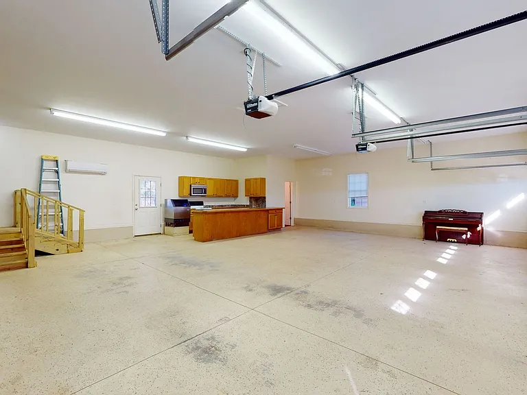 4015 Freedom Way — Photo 33