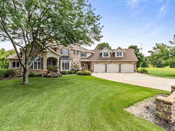 4th image of N2972 Manorwood Ln