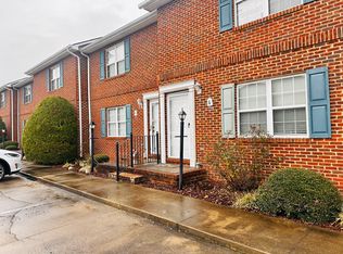 5 Lexington Ct, Johnson City, TN 37615