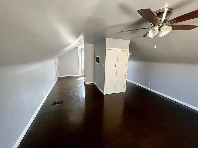 464 Channing St — Photo 8