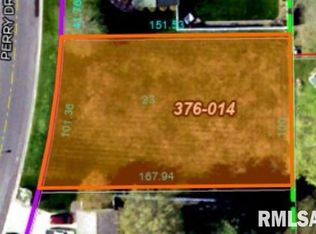 18880 Perry Dr, Virden, IL 62690