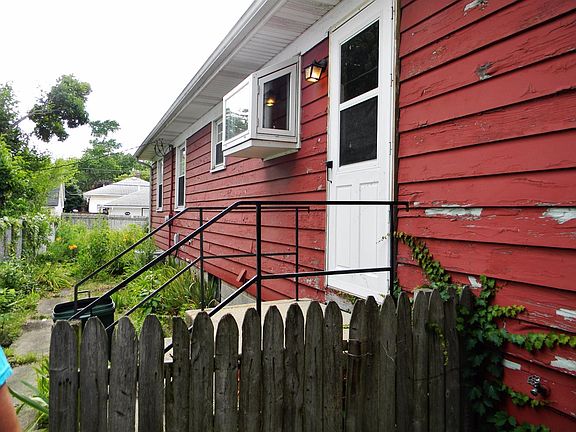 3rd image of 7232 Marshall Ave