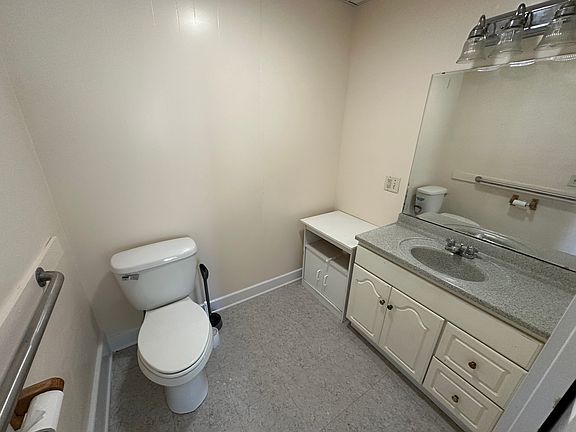4th image of 175 Ryan St