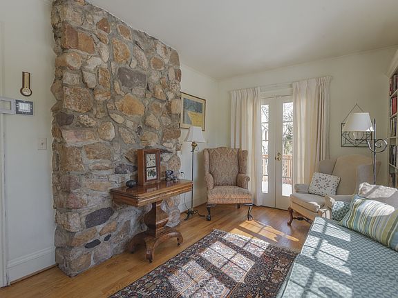 4th image of 103 McDowell St