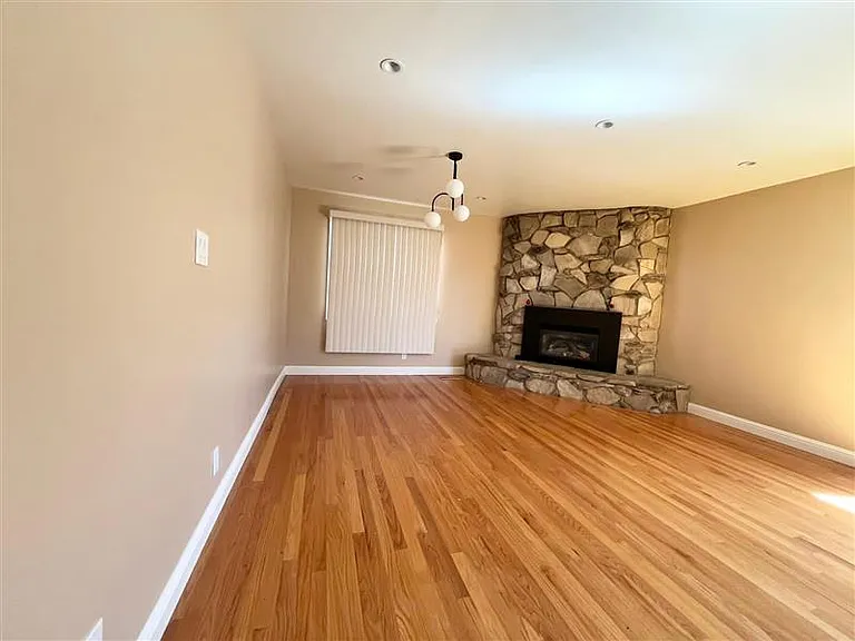 1317 Magnolia Ave — Photo 8