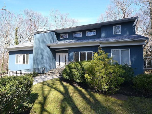11 Milmohr Court, Northport, NY 11768