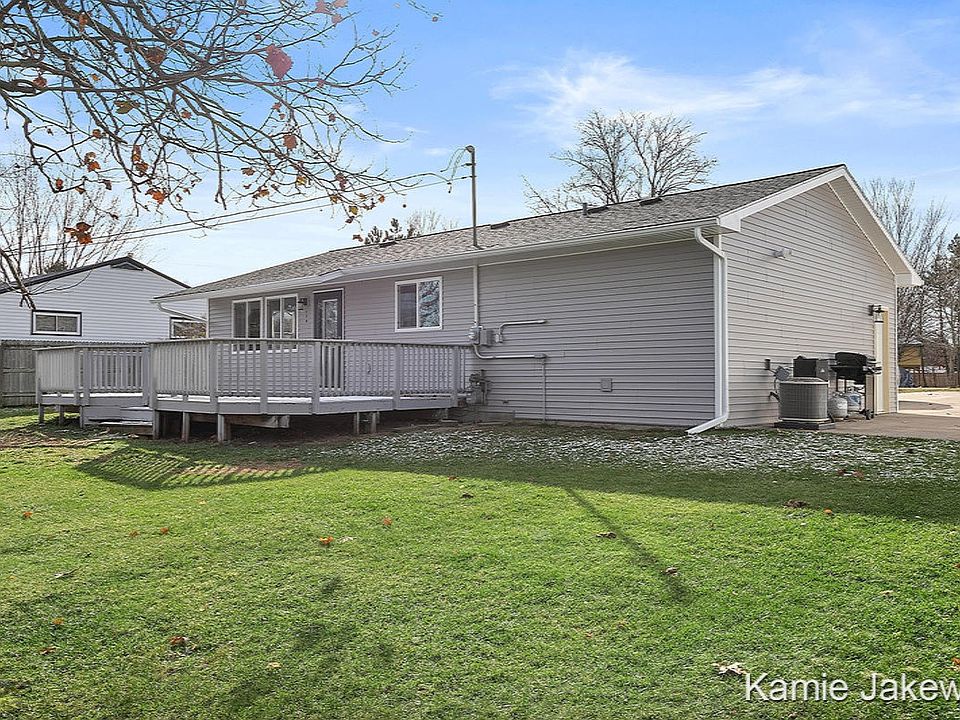 330 S Turk Lake Dr, Greenville, MI 48838 Zillow