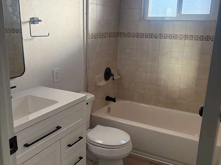 4361 Winona Ave #1 — Photo 14