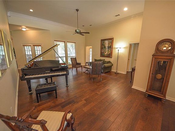 2nd image of 1307 Houston Ct