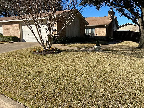 2nd image of 823 Shady Glen Ln