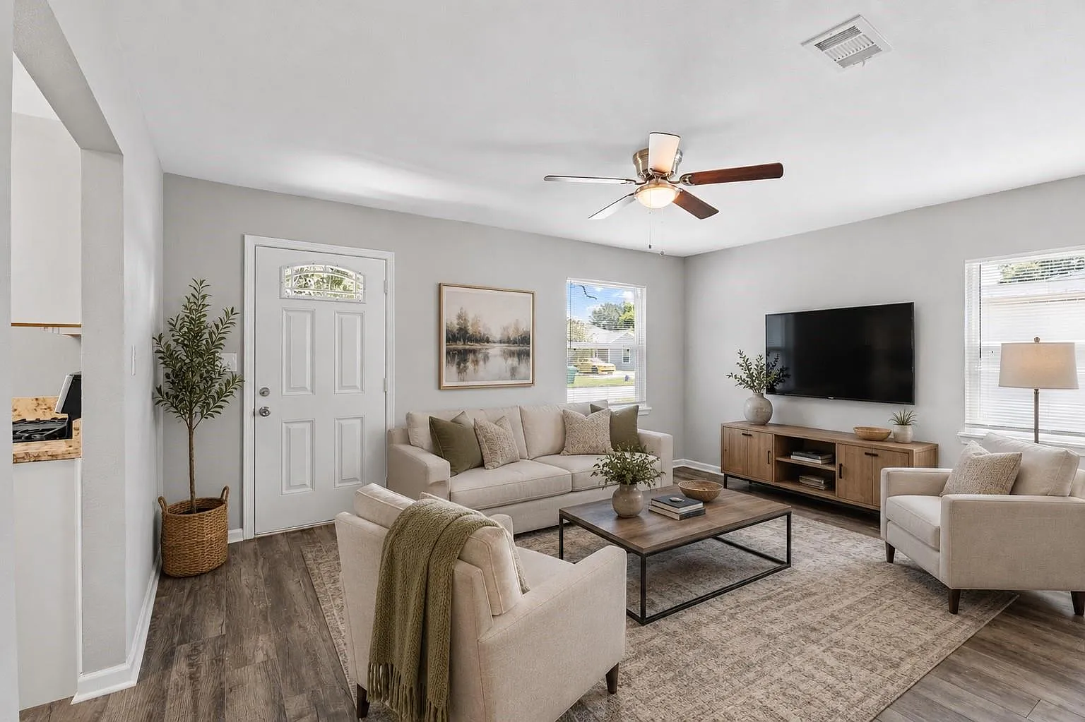 3 bed, 2.0 bath, 1120 sqft, $1,850 — Photo 3