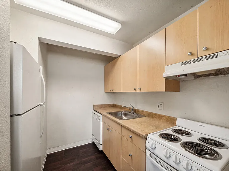 The Pines Apartments — Photo 1