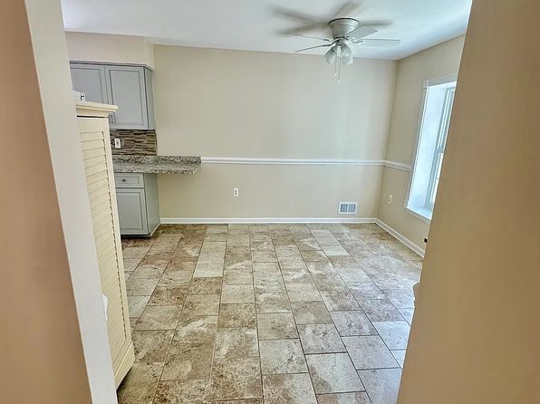 103 Brewster Cir #1