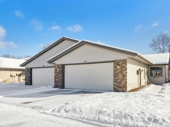 707 Pondhurst Cir #10A, Amery, WI 54001