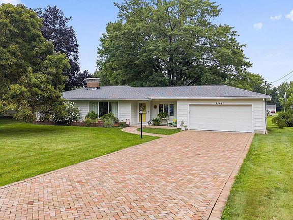5th image of 1266 Lawndale Rd